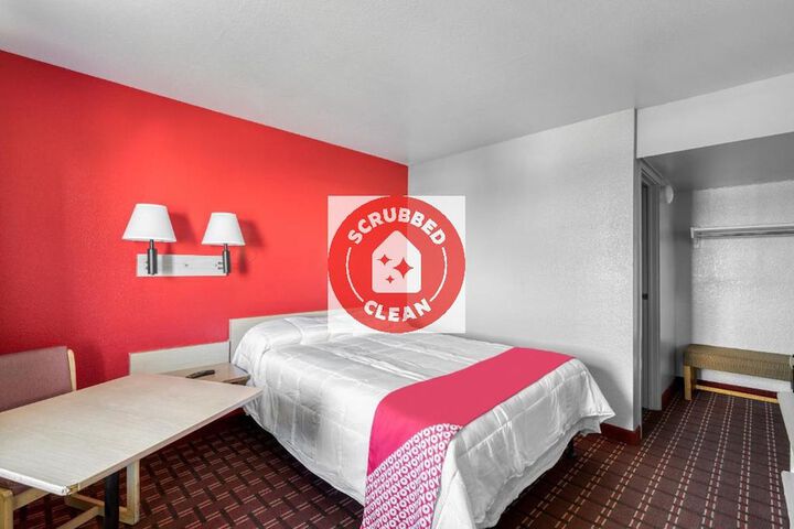 Room 12 of 25