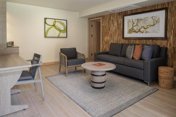 Casa Mani Resort Napa Valley Curio Collection by Hilton