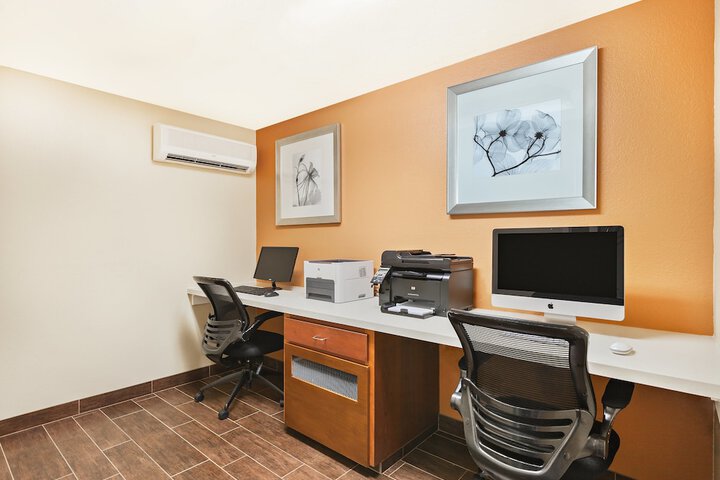 Holiday Inn Express Hotel & Suites San Jose-Morgan Hill by IHG