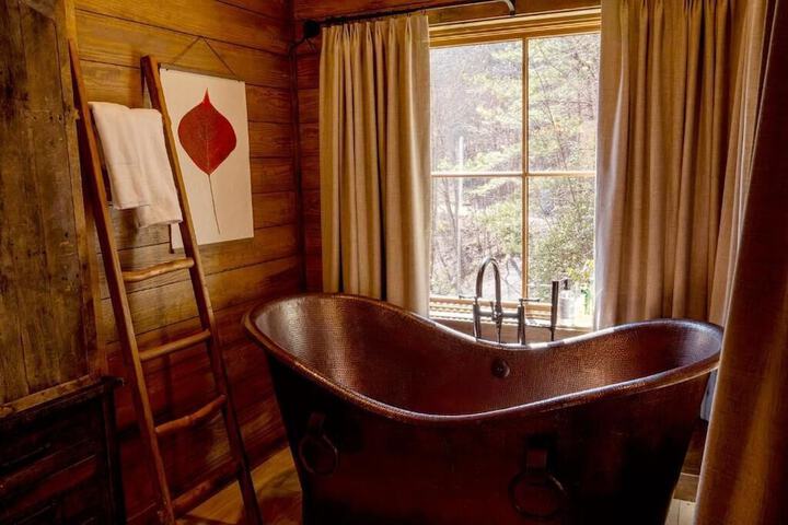 Elk & Embers Mountain Hideaway