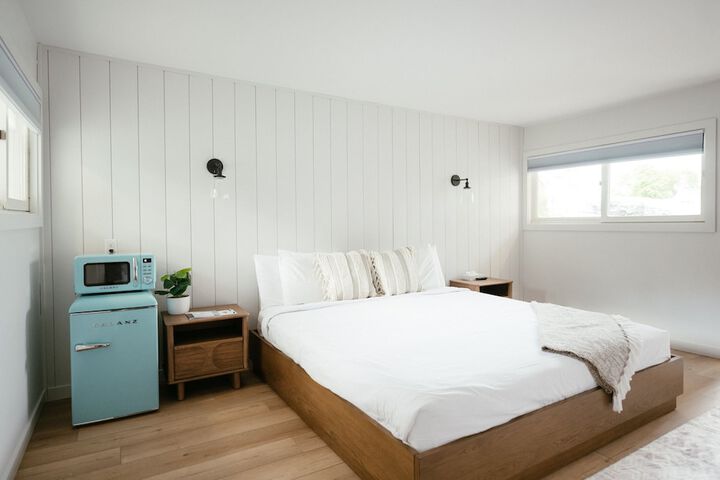 Room 104 of 156