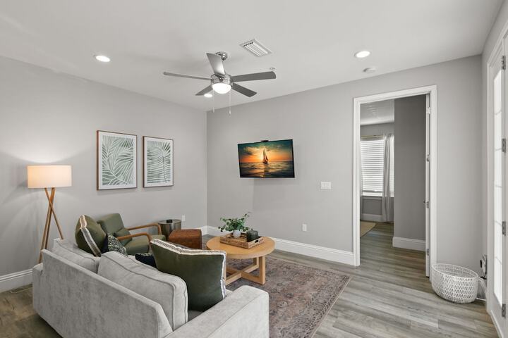 Canopy Cove Stunning 2BR Apt Heart of Downtown