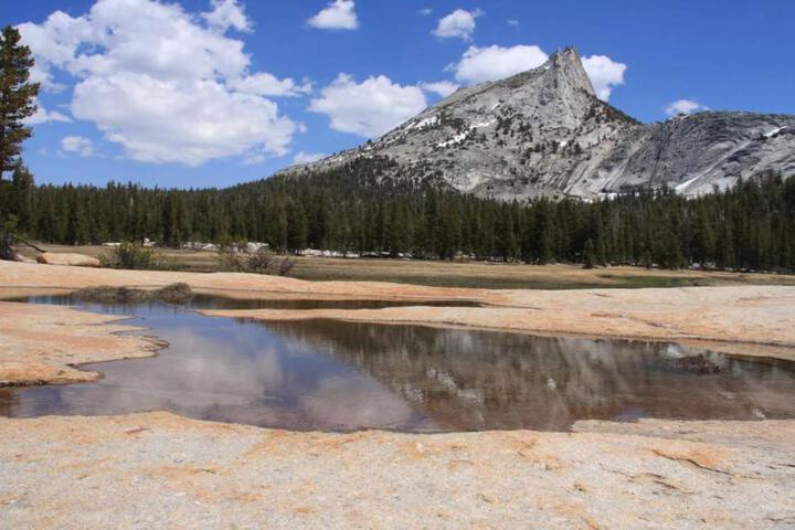 Empeiria High Sierra Hotel