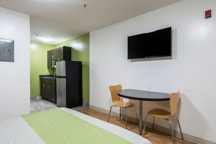 Room 28 of 42