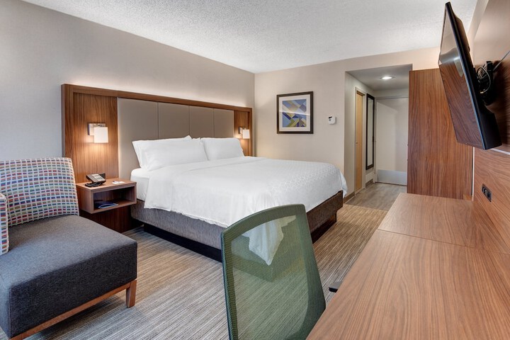 Room 16 of 47