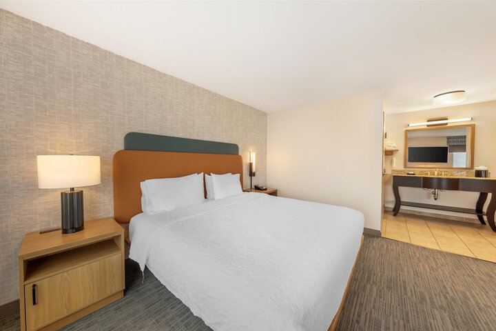 Hampton Inn & Suites Moreno Valley