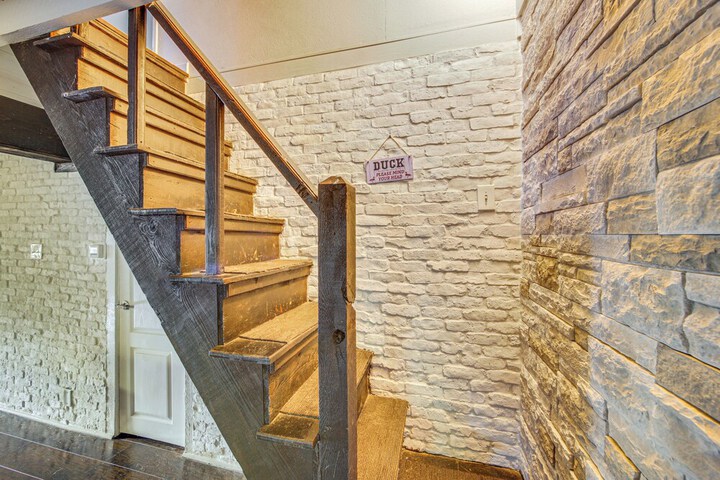Game Room Trails! 30-acre Lakefront Streetman Gem
