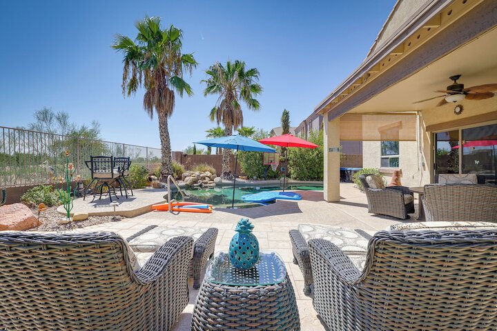 Spacious Maricopa Home Rental w / Pool & Hot Tub!