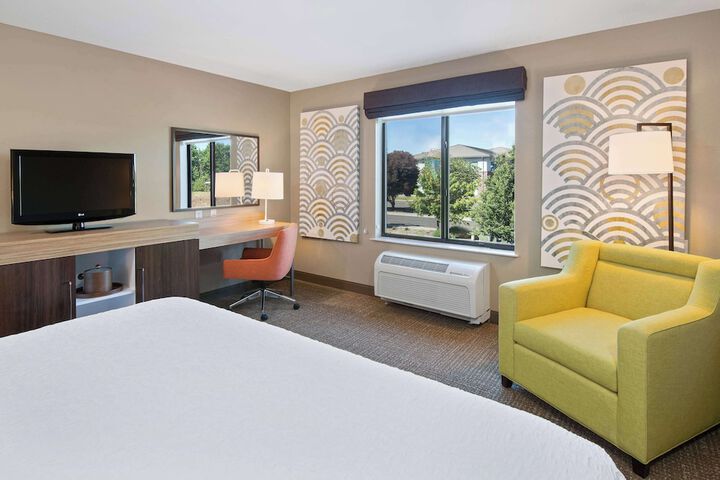 Room 12 of 36