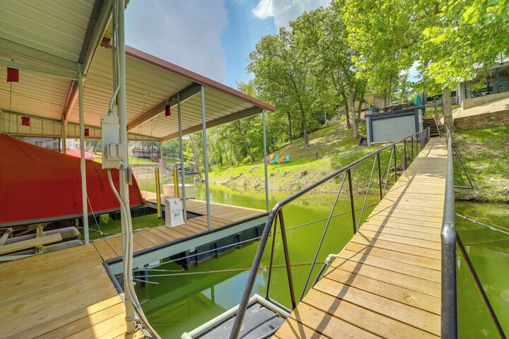 Grand Lake Cottage w / Hot Tub in Eucha