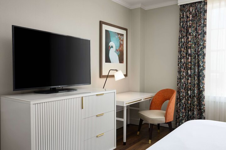 Room 17 of 71