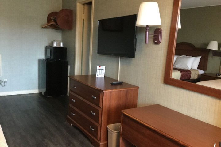 Room 32 of 39