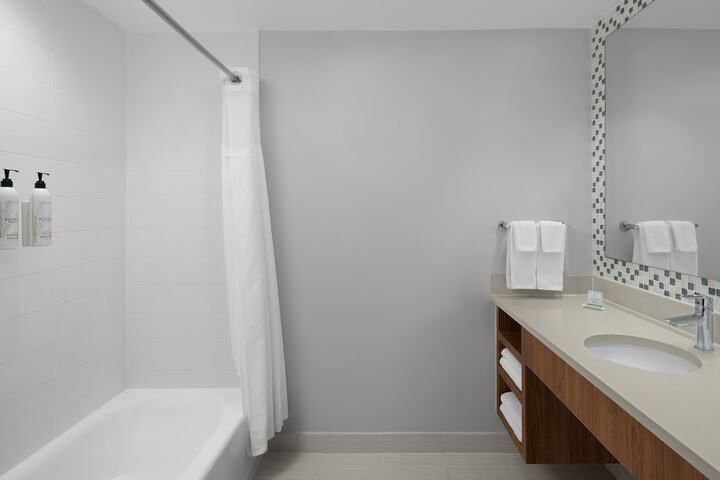 Room 12 of 32
