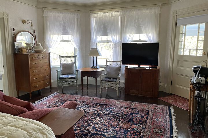Room 37 of 100