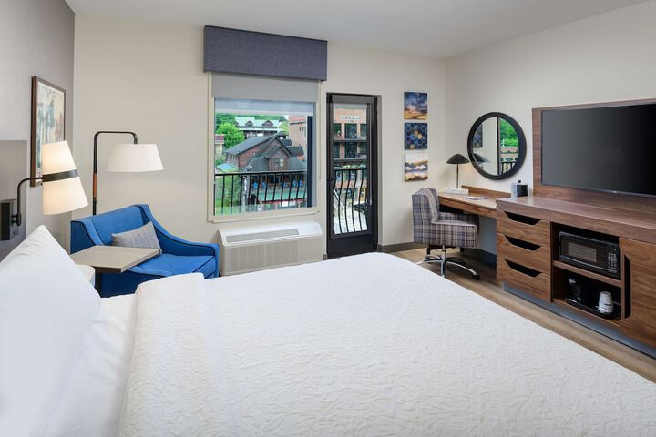 Room 12 of 46