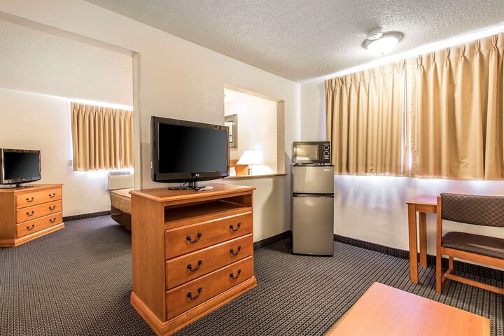 Room 39 of 48