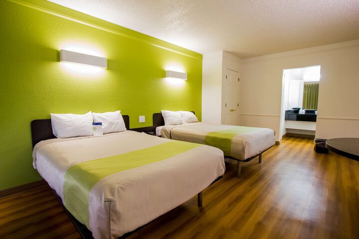 Room 10 of 13