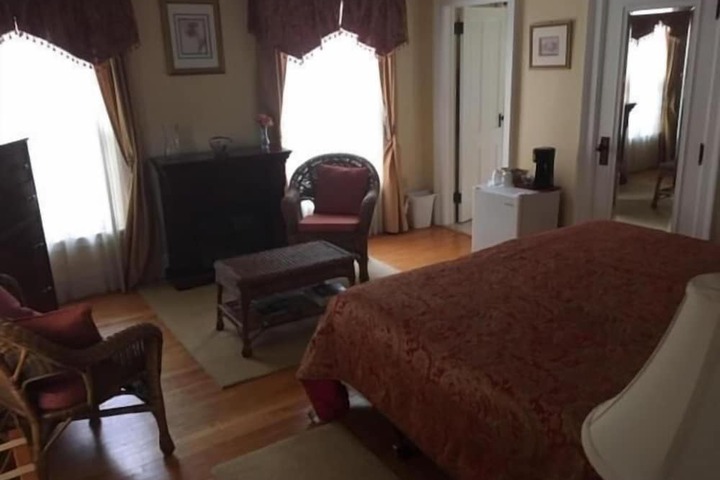 Room 13 of 25