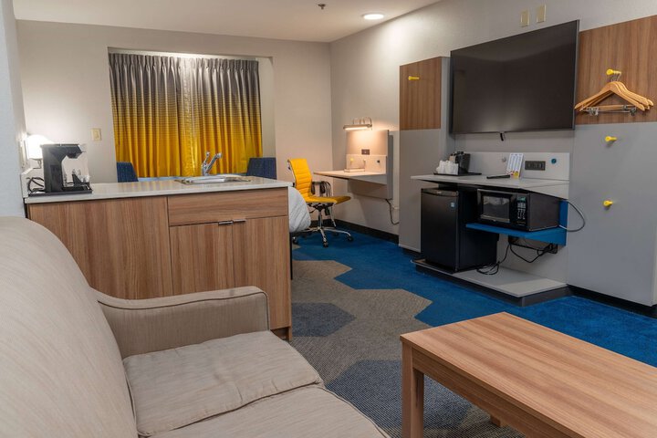 Room 10 of 39