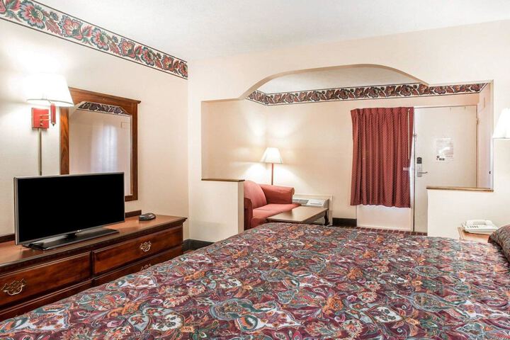 Room 11 of 29