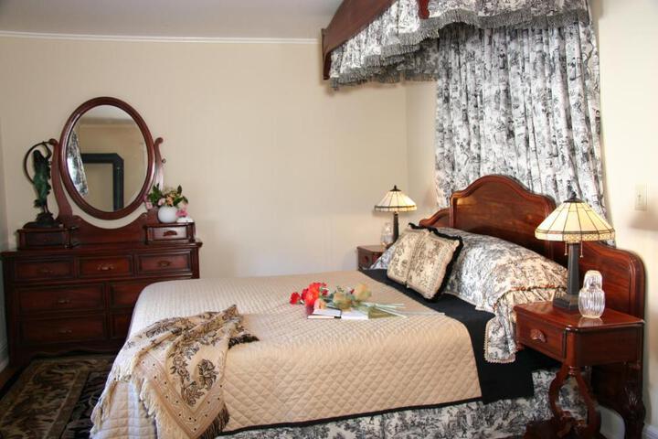 Eureka Street Inn