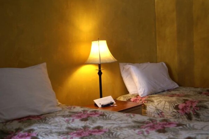 Room 9 of 27