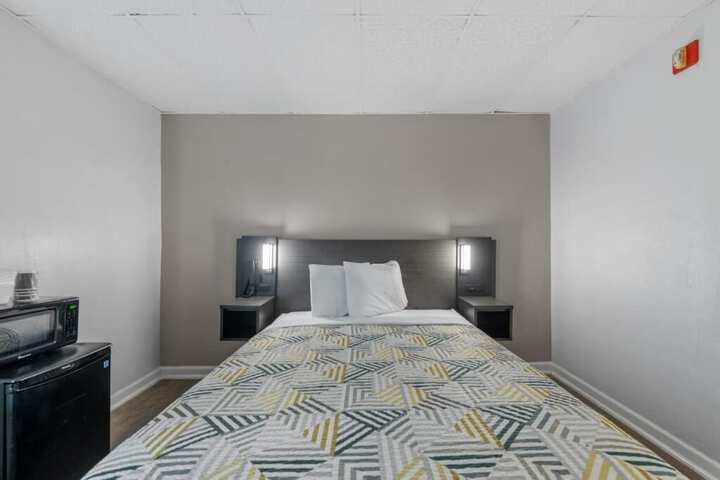 Room 21 of 35