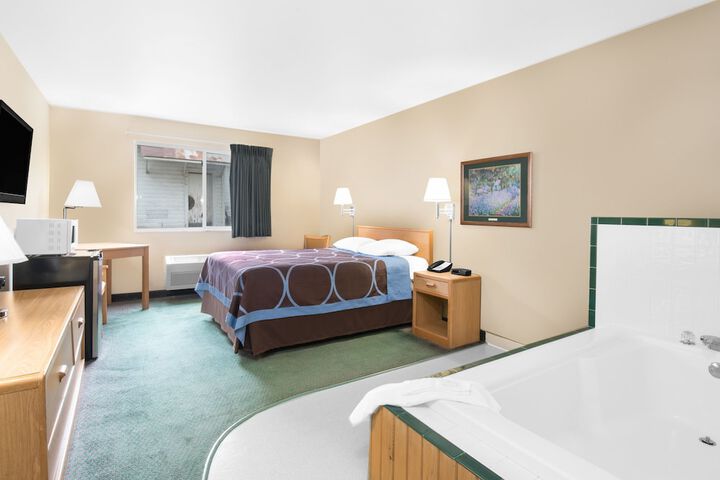 Room 7 of 15