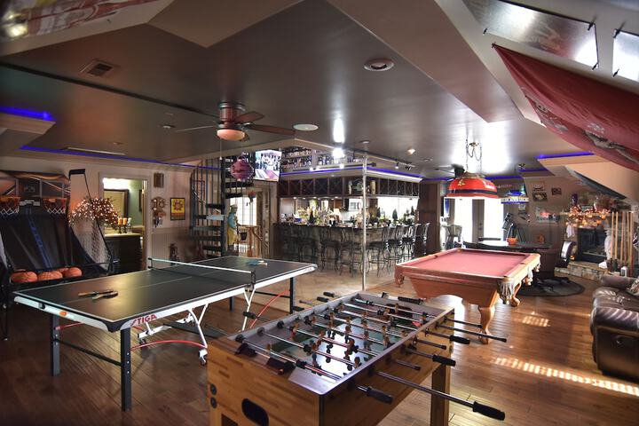 Lounge 58 of 75