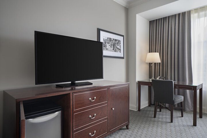 Room 12 of 38