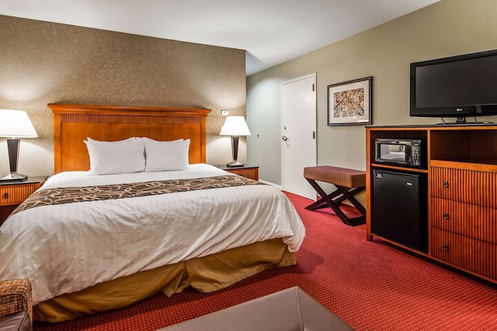 Room 16 of 28