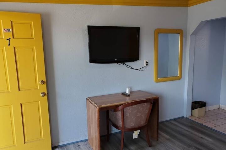 Room 10 of 10