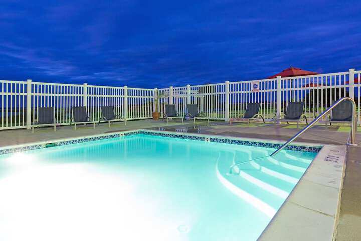 Pool 18 of 75