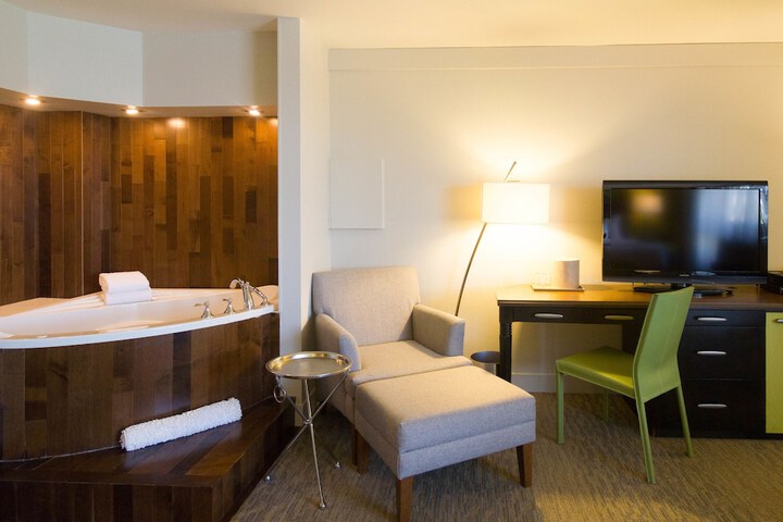 Room 16 of 34