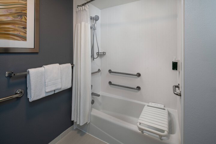 Room 12 of 30