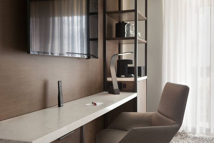 Room 27 of 61