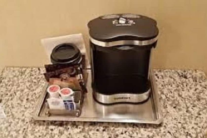 DoubleTree by Hilton Detroit - Dearborn