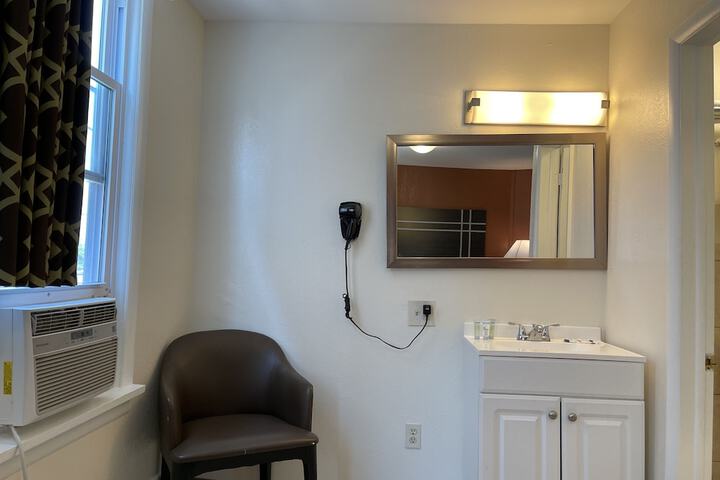 Room 30 of 50