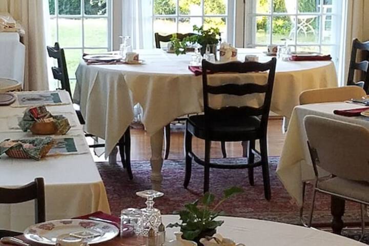 Dining 58 of 72