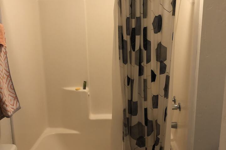 Room 27 of 64