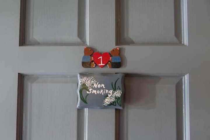 Room 106 of 191