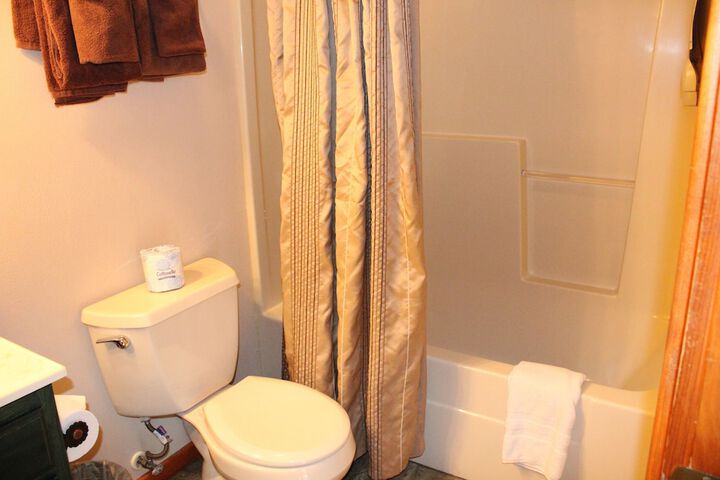 Room 103 of 374