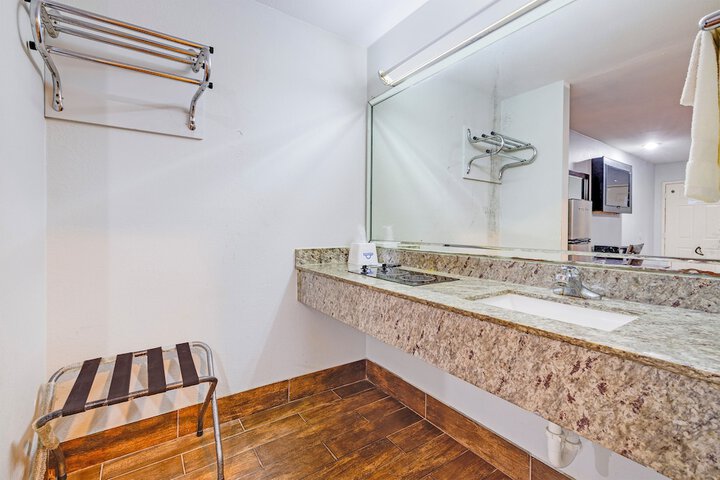 Hotel O Luxury Inn Channelview Baytown I-10