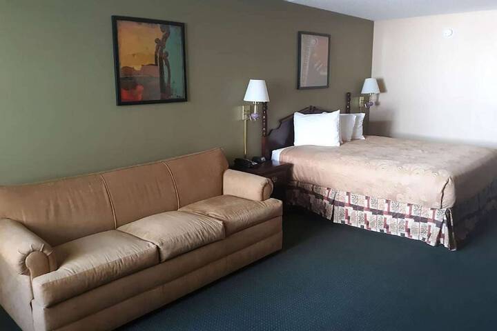 Room 12 of 28
