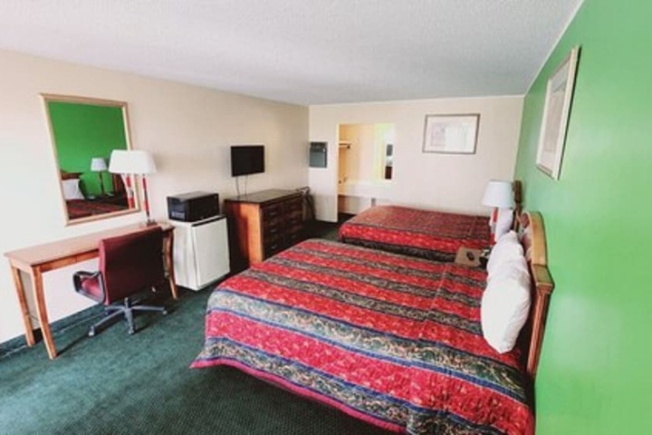 Room 7 of 13