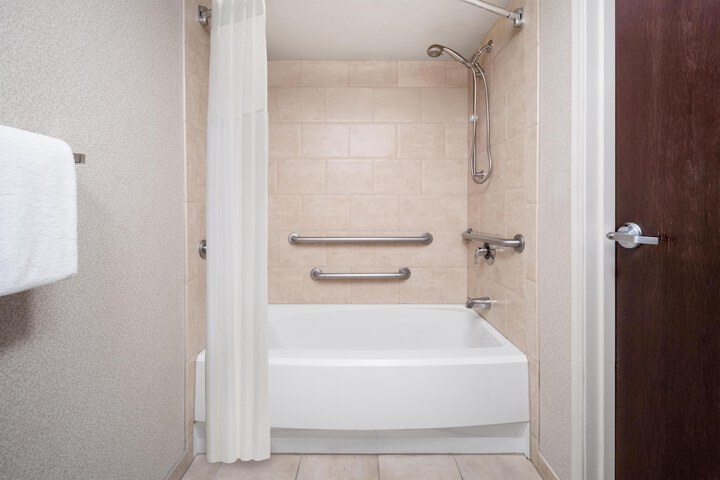 Eastgate Hotel BW Signature Collection