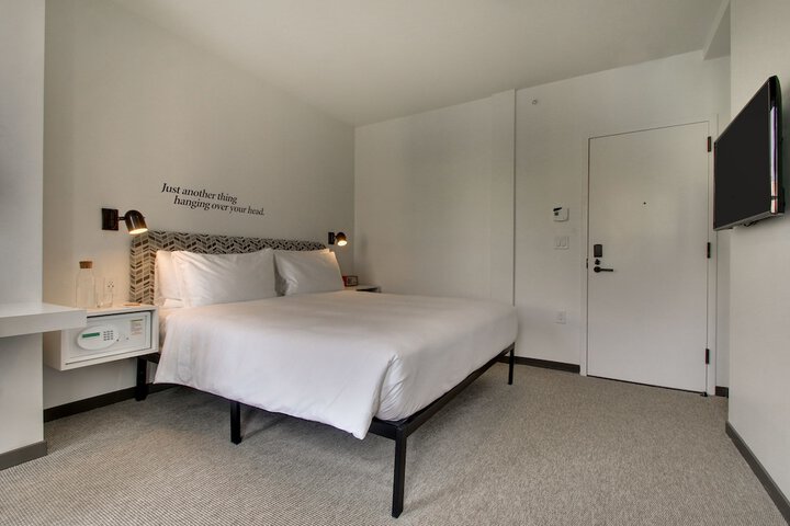 Room 74 of 111