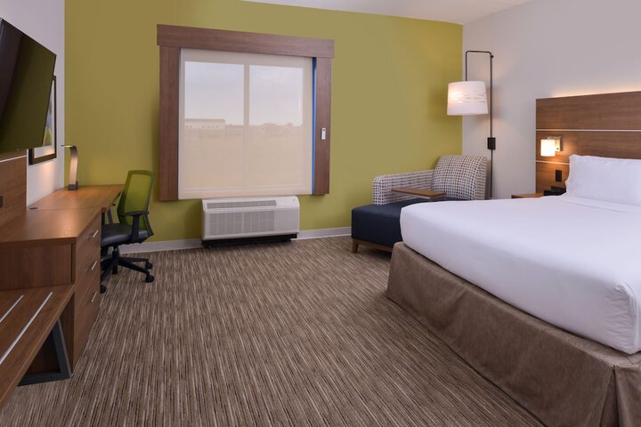 Room 13 of 27