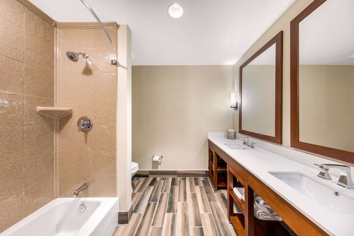 Room 15 of 38