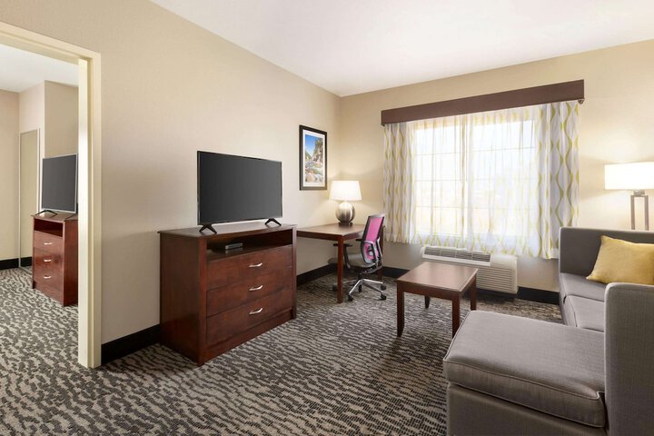 Room 33 of 56